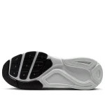 Nike Structure 26 - Image 7